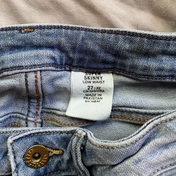 H&M SUPER SKINNY LOW WAIST JEANS - Picture 4 of 6